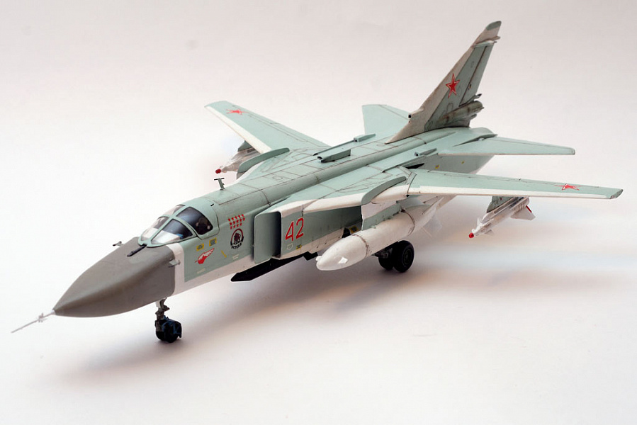 7265 Самолет Су-24 Звезда
