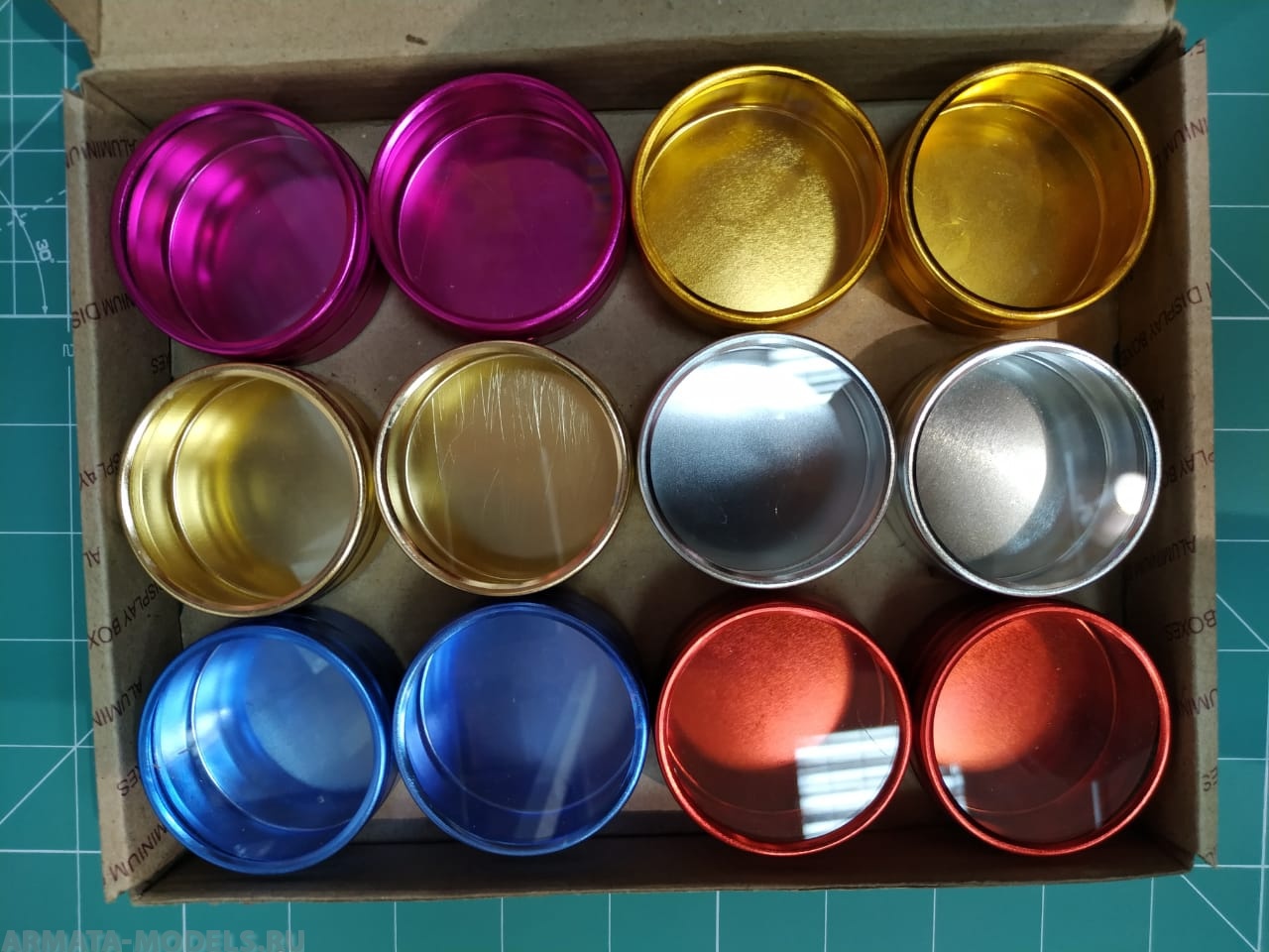 SN87512 Набор из 12 цветных контейнеров (диаметр 53 мм.)