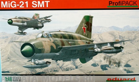 8233 Самолет MiG-21СМТ EDUARD
