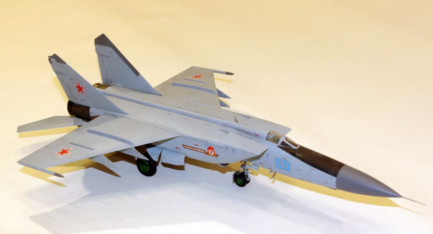 72171 Советский тяжелый перехватчик МиГ-25 ПД ICM