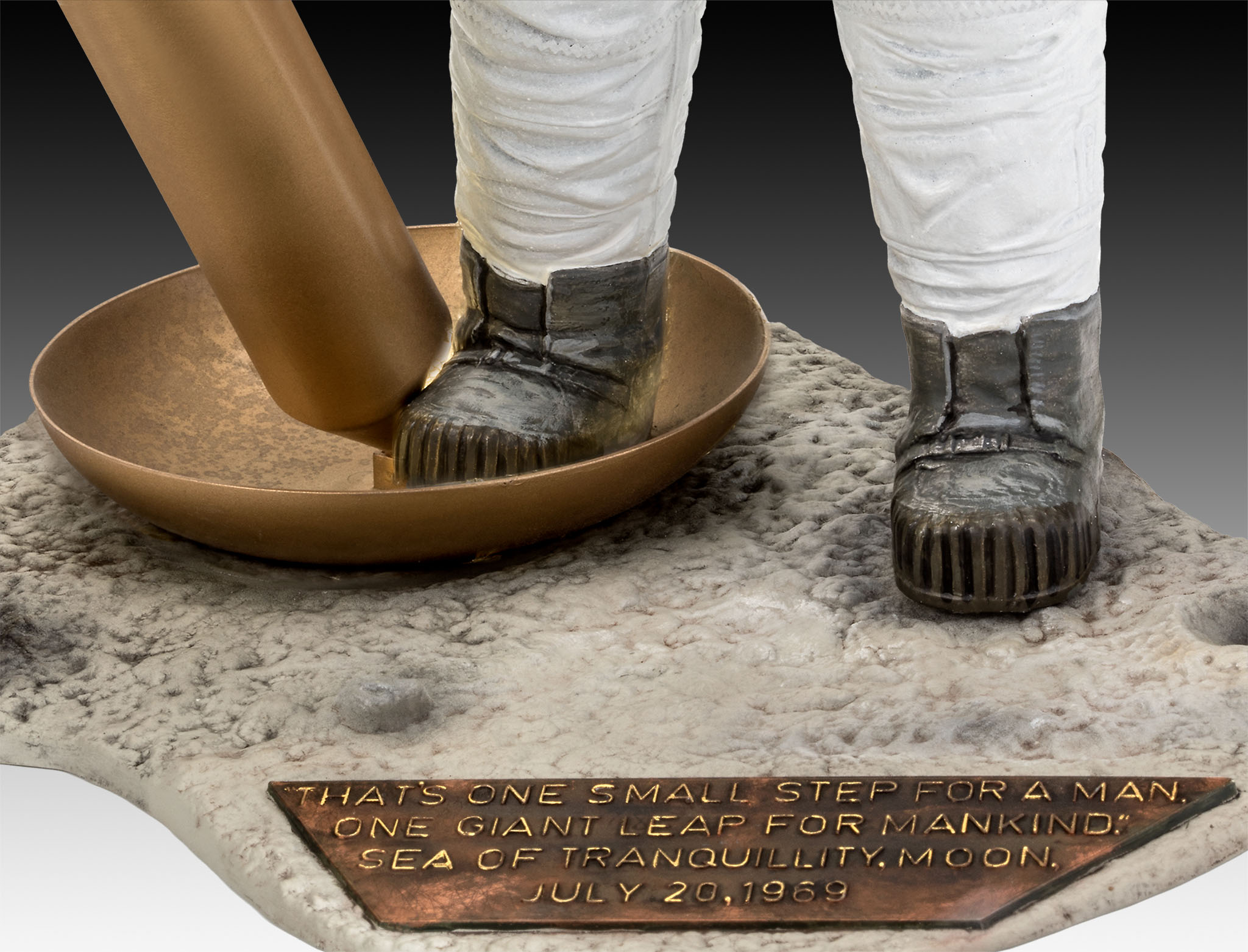 03702RE Подарочный набор Аполлон-11:Астронавт на Луне